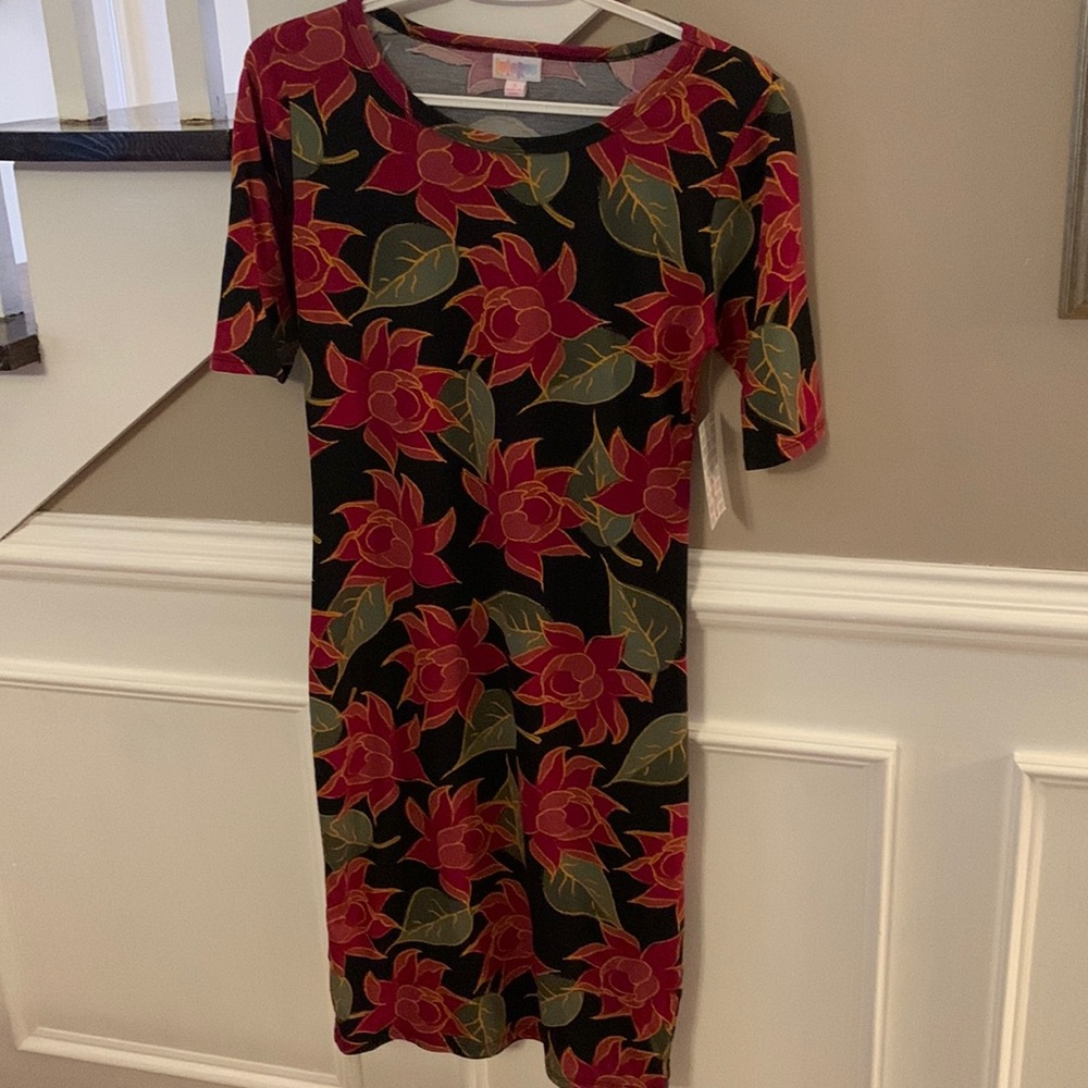 NWT LulaRoe Women’s Size Small Floral Julia Pencil Dress.
